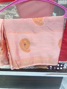 Elegant Pink Paisley Print Saree