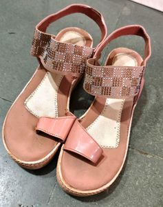Embellished Pink Toe Ring Sandals 💝