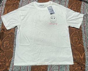 SHEIN White Smiley Face Graphic T-Shirt