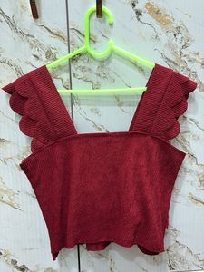 Chic Red Scalloped Crop Top