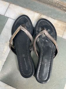 Stylish Black Flip-Flop Sandals