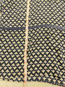Chic Geometric Print V-Neck Top
