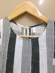 Striped pure cotton black and white dress..👗