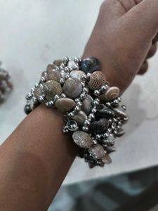 Unique Seashell &amp; Silver Bead Bracelet