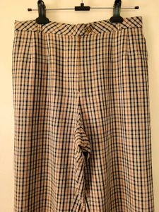 Stylish Plaid Cropped Pants