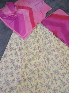 Beautiful Pink Bandhani Blouse Piece