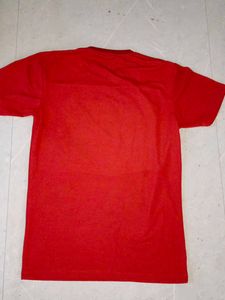 Red Graphic Tee by LOSIE