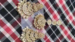 Earing With Mang Tika