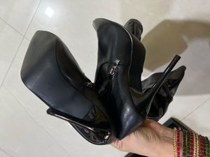 Chic Black Faux Leather Thigh-High Boots