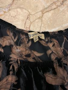 Chic Black Floral Velvet Top