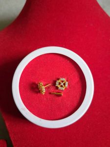 Elegant Diamond Stud Earrings gold ✨️