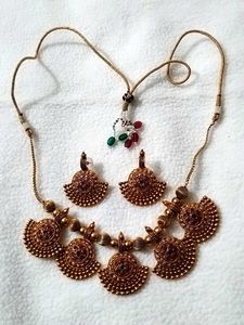 Ethnic Indian Necklace &amp; Earrings Set