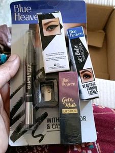 Blue Heaven Makeup Set