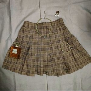 Y2K old money pleated plaid skirt