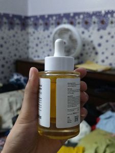 Minimalist Frizz Control Hair Serum SPF 30 and fac