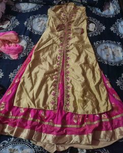 Royal Gold &amp; Pink Indo-Western Lehenga Choli Set �