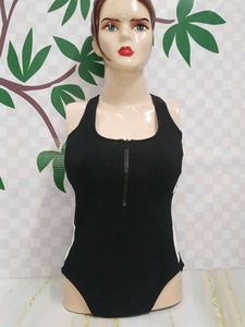 (1100)Black & White One-Piece Swimsuit