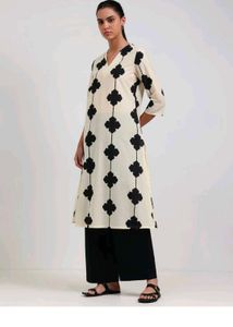 Pink Fort Cream knee length Kurta with Black Motif