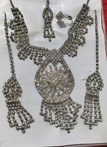 Sparkling Rhinestone Jewellery Set