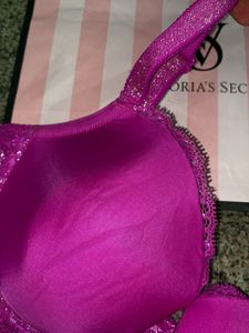 ✨ Authentic Victoria’s Secret Bra – Size 34D