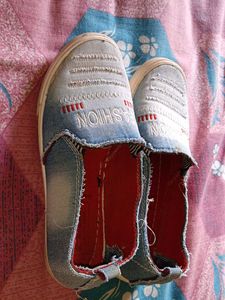Fashionable Blue Denim Slip-ons