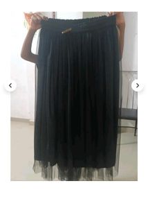 black skirt