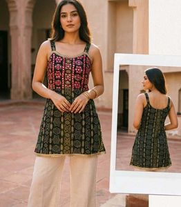 Vastralav Handcrafted Bandhani Short Kurti