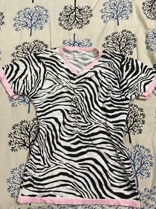 Zebra Print V-Neck ruched hem T-Shirt