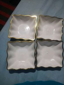 Set of 4 Elegant White &amp; Gold Square Bowls