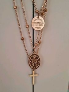 pretty gold catholic chain૮₍ ´ ꒳ `₎ა