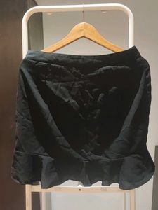 Chic Black Mini Skirt with Ruffle Hem