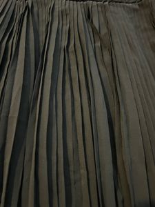 Elegant Black Pleated Ankle-Length Maxi Dress