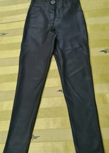 ZARA Shiny leggings with an elasticated waistband