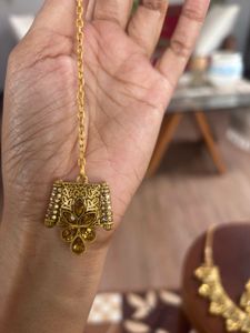 Elegant Gold Necklace &amp; Earring Set