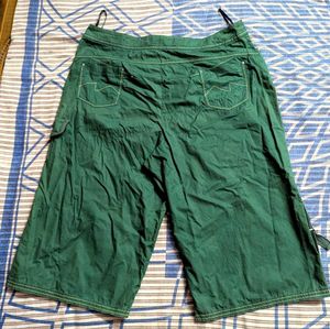 Stylish Pure Cotton Bottle Green Cargo Jorts 💚