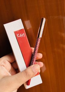 Kay Beauty lip liner - applause