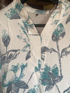Print Kurta and white rayon pant pan