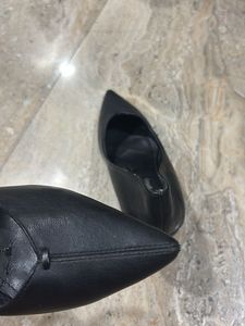 Classic Black Pointed Toe Heels