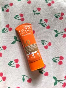 Lotus Herbals Safe Sun Daily Sunscreen SPF 40
