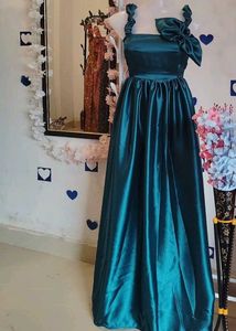 Elegant Teal Satin Gown with Bow Detail