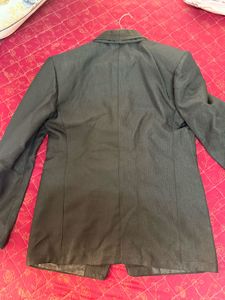 Elegant Men's Blazer for Formal Occasions