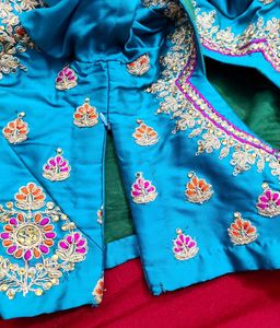 Embroidered Blouse with latkan 💫