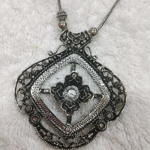 SLA long chain and pendant