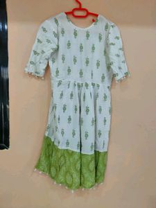 Pista Color Floral  Kurti 💚