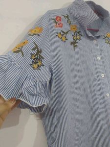 Good Offer 🤩Women's Shirt💙🤍