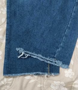 SKEN&amp;J Distressed Hem Jeans