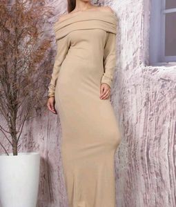 Elegant Off-Shoulder Maxi Dress