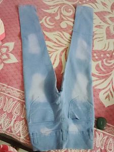 158.Light Wash Embellished Jeans(26inch)