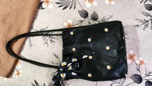 Cute Daisy Print Tote Bag with Scarf Accent