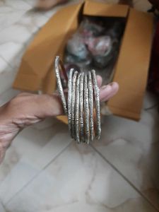 Sparkling Stone Bangles Set